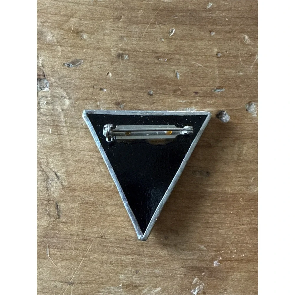 VTG ARTESIAN ROBIN‎ STEFAN BLACK STAINED GLASS & PEWTER BROOCH